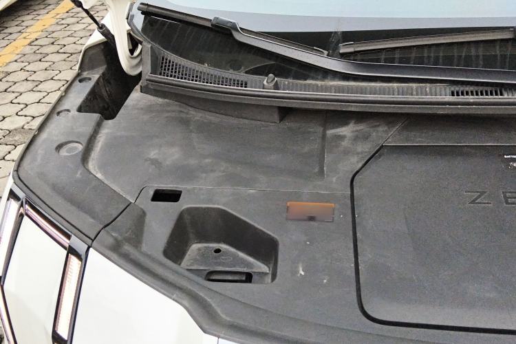 Used Zeekr 009 2022 WE Edition Engine Bay Right