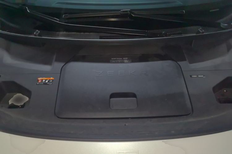 Used Zeekr 009 2022 WE Edition Engine Bay
