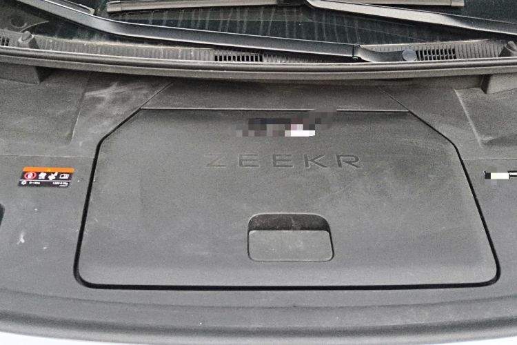 Used Zeekr 009 2022 WE Edition Engine Bay