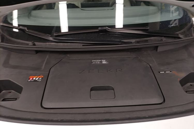 Used Zeekr 009 2022 WE Edition Engine Bay