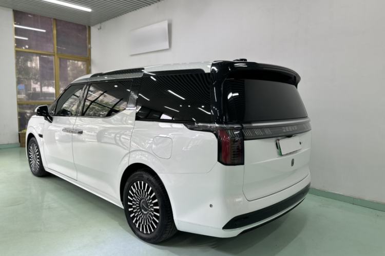 Used Zeekr 009 2022 WE Edition Exterior 2