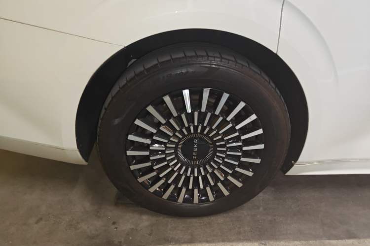 Used Zeekr 009 2022 WE Edition Exterior 5