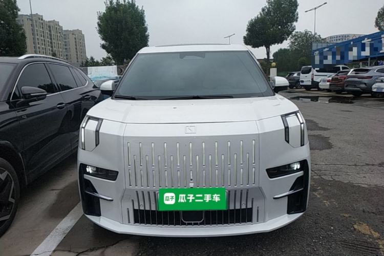 Used Zeekr 009 2022 WE Edition Front