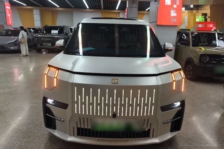 Used Zeekr 009 2022 WE Edition Front