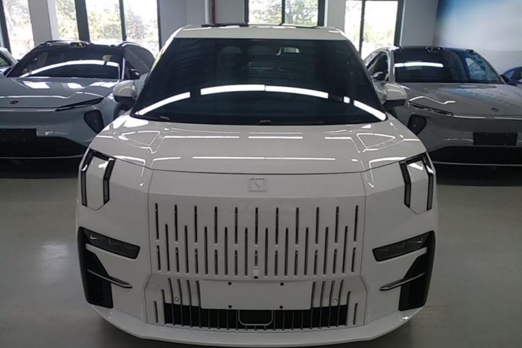 Used Zeekr 009 2022 WE Edition Front