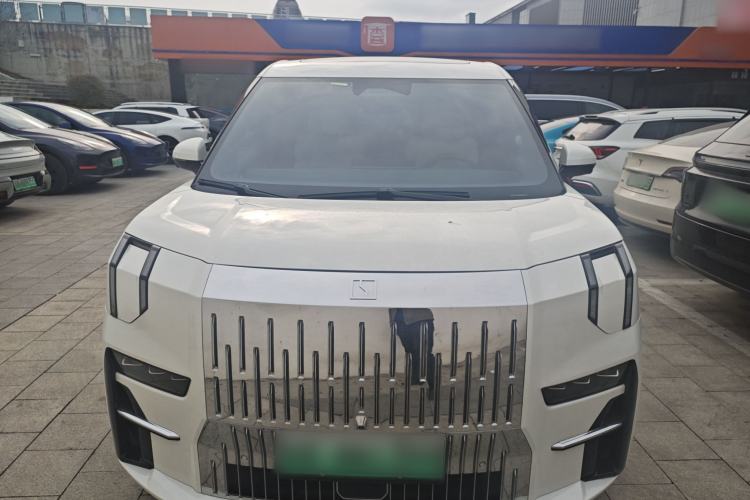 Used Zeekr 009 2022 WE Edition Front