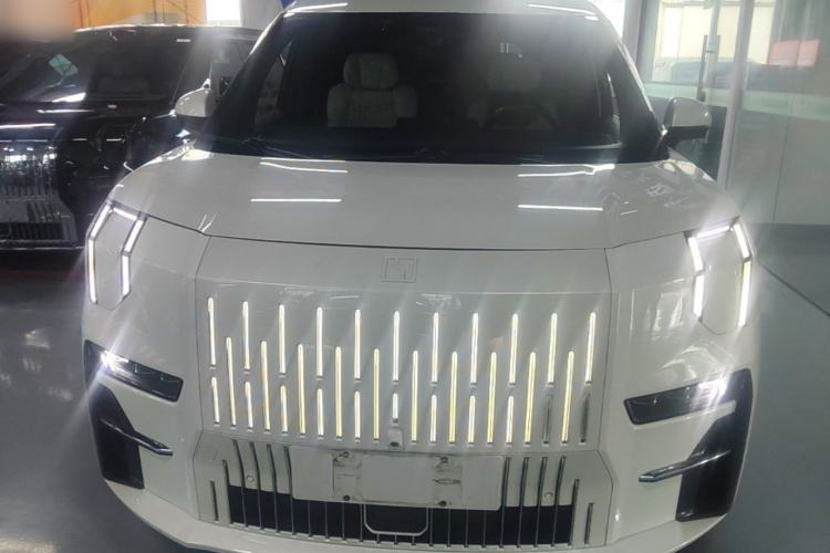 Used Zeekr 009 2022 WE Edition Front