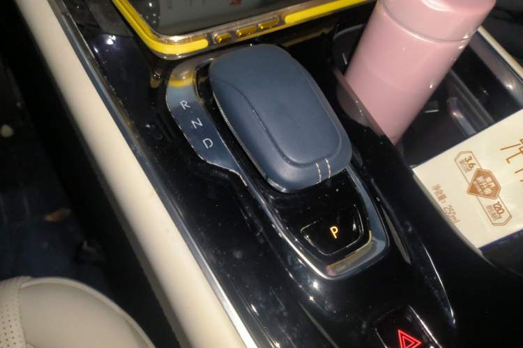 Used Zeekr 009 2022 ME Edition Gear Lever