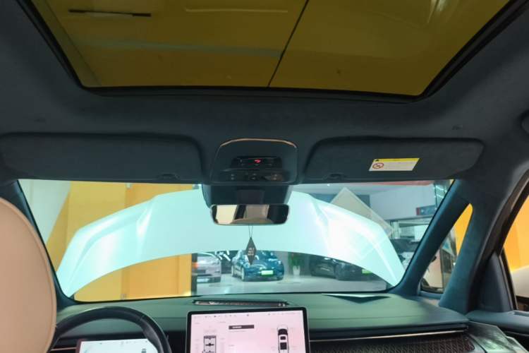 Used Zeekr 009 2022 WE Edition Headliner