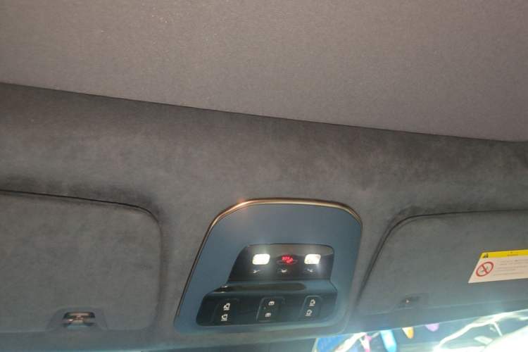 Used Zeekr 009 2022 WE Edition Headliner
