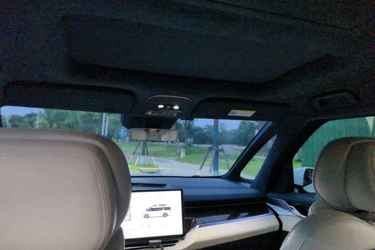 Used Zeekr 009 2022 ME Edition Headliner