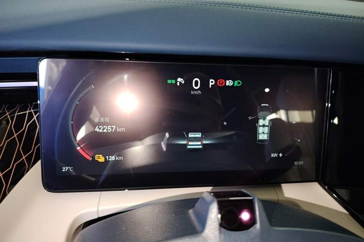 Used Zeekr 009 2022 WE Edition Instrument Cluster