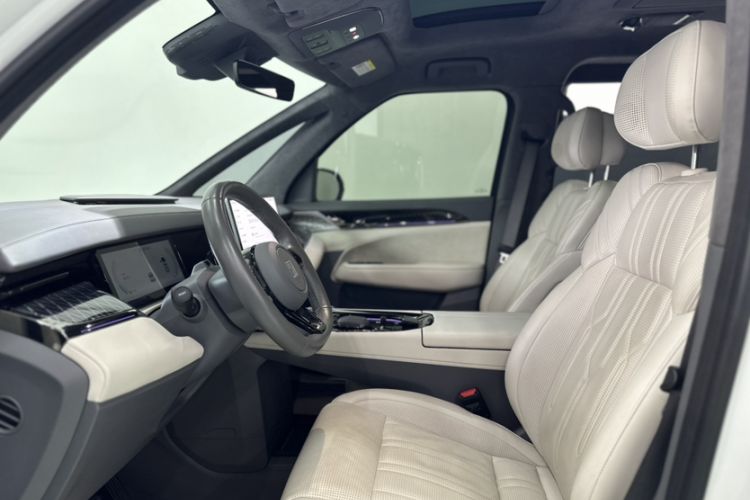 Used Zeekr 009 2022 WE Edition Interior 10