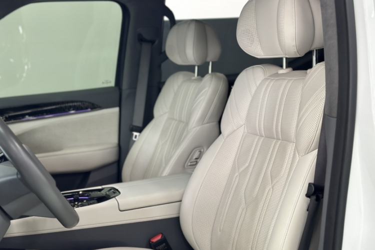 Used Zeekr 009 2022 WE Edition Interior 11