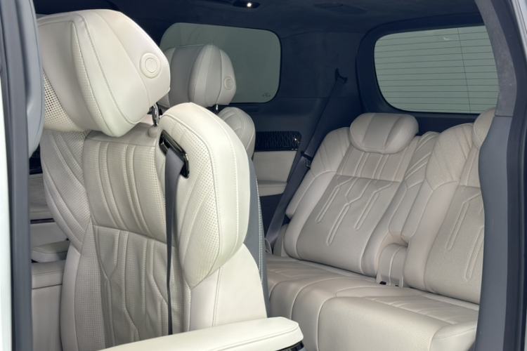 Used Zeekr 009 2022 WE Edition Interior 12