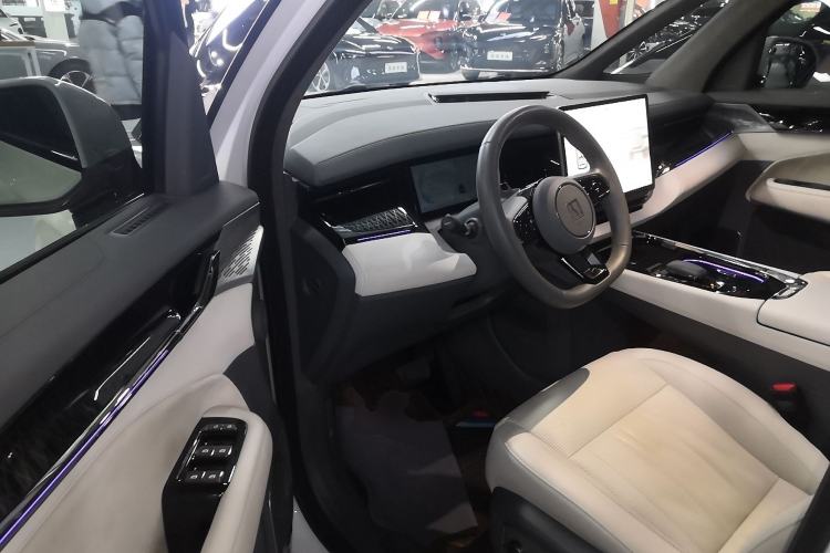 Used Zeekr 009 2022 WE Edition Interior 3