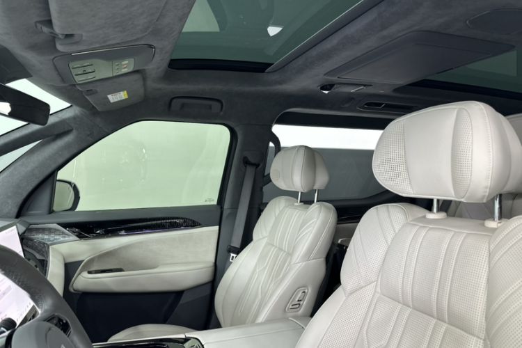 Used Zeekr 009 2022 WE Edition Interior 5