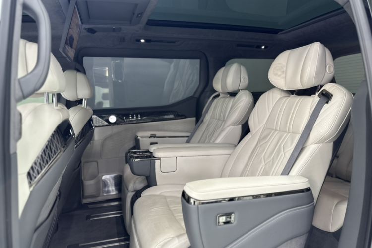 Used Zeekr 009 2022 WE Edition Interior 7