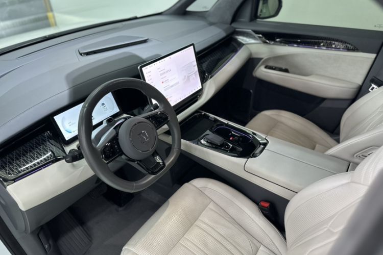 Used Zeekr 009 2022 WE Edition Interior 9