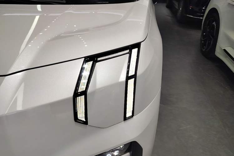 Used Zeekr 009 2022 ME Edition Left Front Headlight