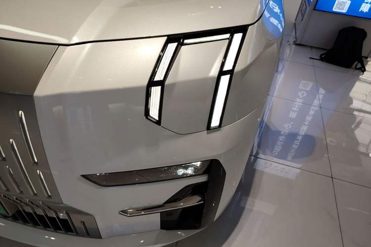 Used Zeekr 009 2022 WE Edition Left Front Headlight