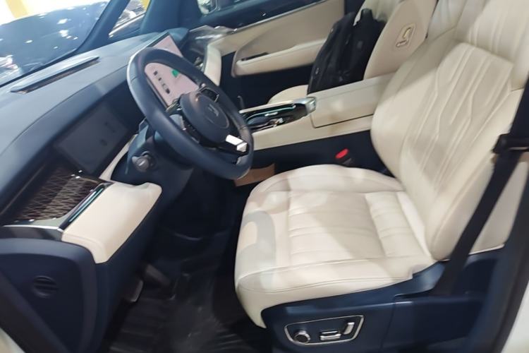 Used Zeekr 009 2022 WE Edition Left Front Seat