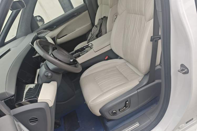 Used Zeekr 009 2022 WE Edition Left Front Seat