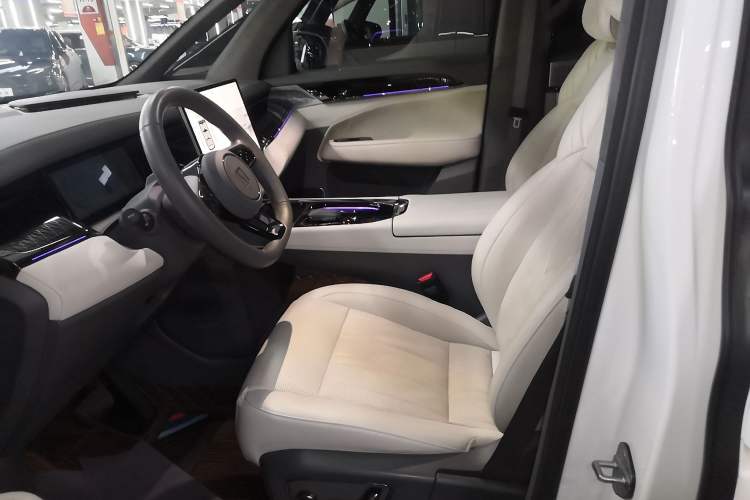 Used Zeekr 009 2022 WE Edition Left Front Seat