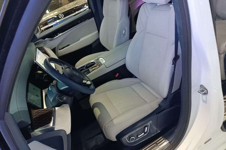 Used Zeekr 009 2022 WE Edition Left Front Seat