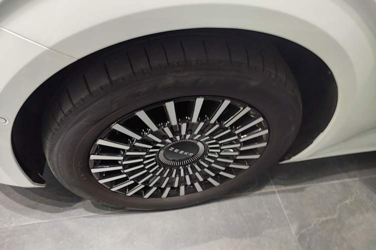 Used Zeekr 009 2022 ME Edition Left Front Wheel Hub