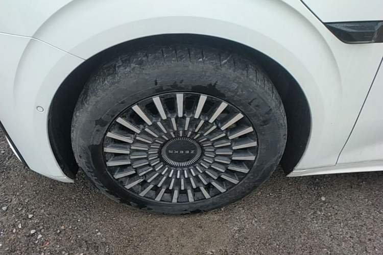 Used Zeekr 009 2022 WE Edition Left Front Wheel Hub