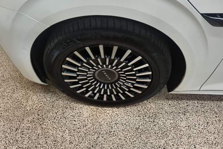 Used Zeekr 009 2022 WE Edition Left Front Wheel Hub