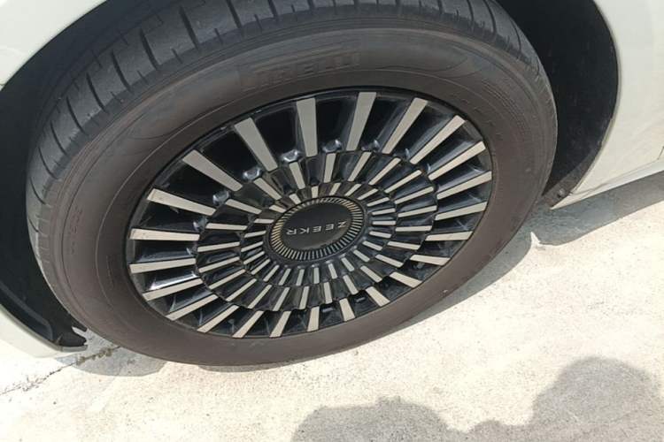 Used Zeekr 009 2022 WE Edition Left Front Wheel Hub