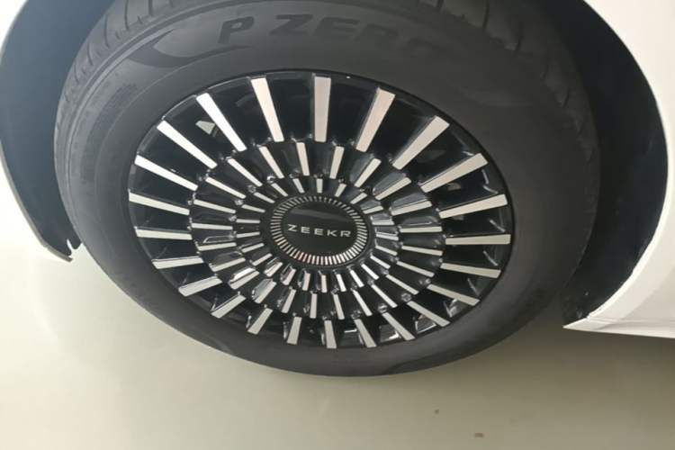 Used Zeekr 009 2022 ME Edition Left Front Wheel Hub