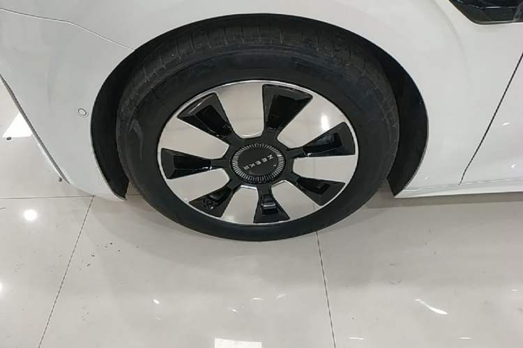 Used Zeekr 009 2022 WE Edition Left Front Wheel Hub