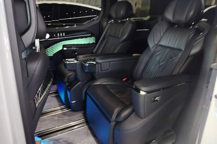 Used Zeekr 009 2022 ME Edition Left Rear Seat