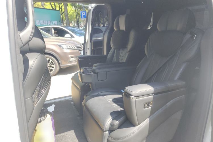 Used Zeekr 009 2022 WE Edition Left Rear Seat