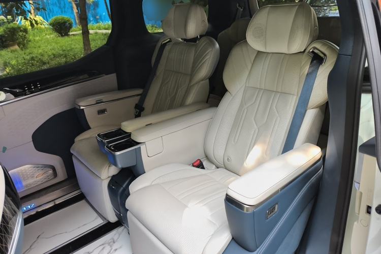 Used Zeekr 009 2022 WE Edition Left Rear Seat