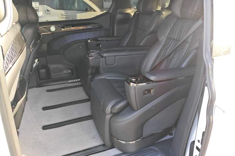 Used Zeekr 009 2022 Revised WE Version Left Rear Seat