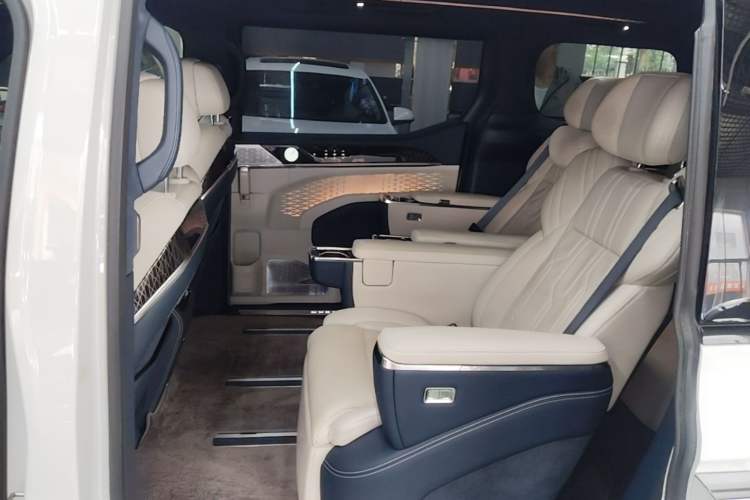 Used Zeekr 009 2022 WE Edition Left Rear Seat