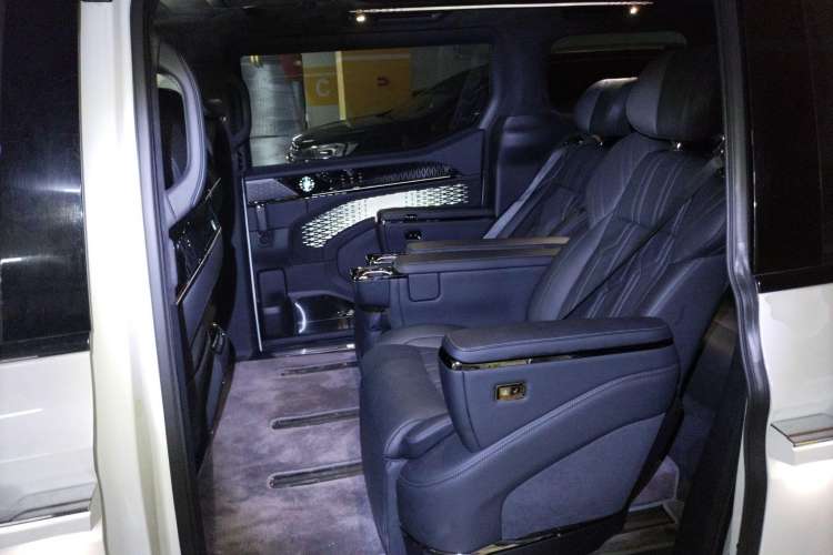 Used Zeekr 009 2022 WE Edition Left Rear Seat