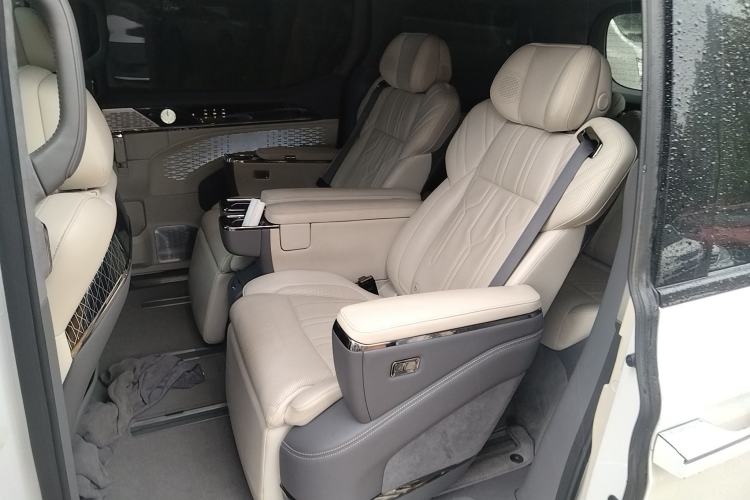 Used Zeekr 009 2022 WE Edition Left Rear Seat