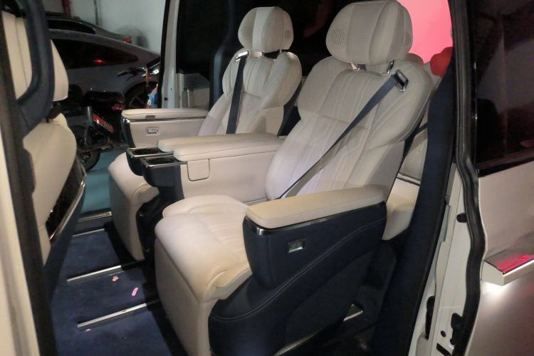 Used Zeekr 009 2022 ME Edition Left Rear Seat