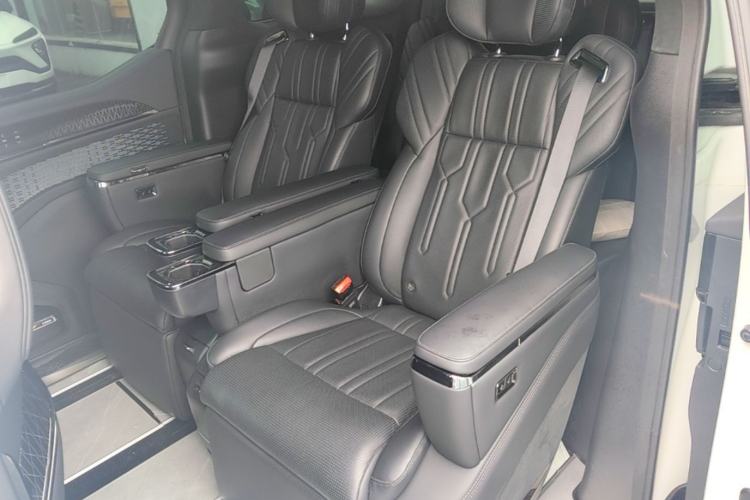 Used Zeekr 009 2022 WE Edition Left Rear Seat