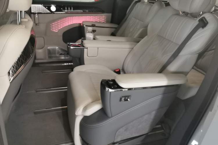 Used Zeekr 009 2022 WE Edition Left Rear Seat