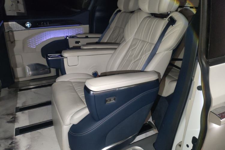 Used Zeekr 009 2022 WE Edition Left Rear Seat