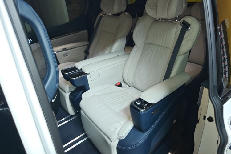 Used Zeekr 009 2022 WE Edition Left Rear Seat
