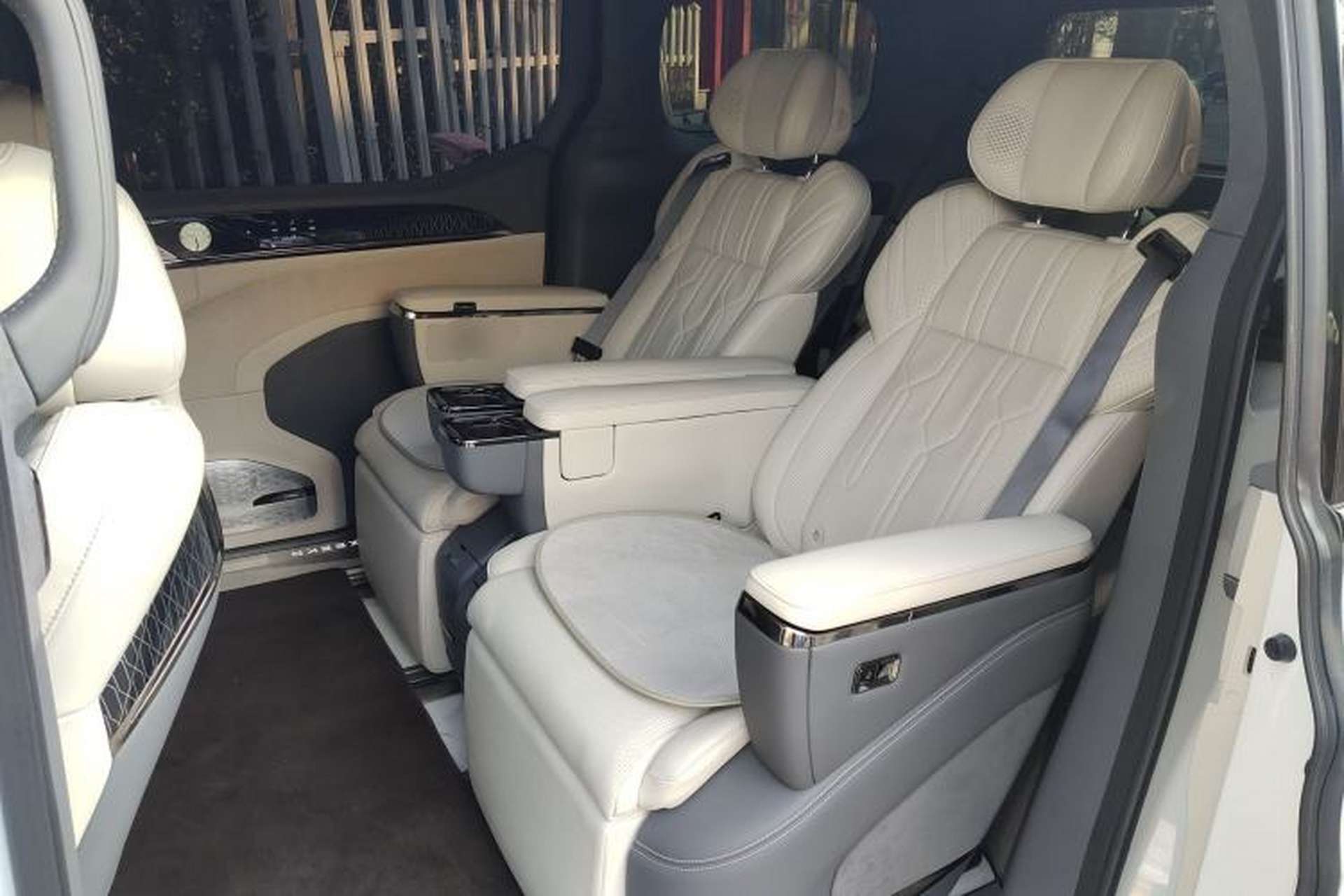 Used Zeekr 009 2022 ME Edition Left Rear Seat