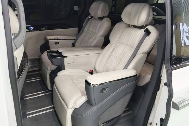 Used Zeekr 009 2022 WE Edition Left Rear Seat