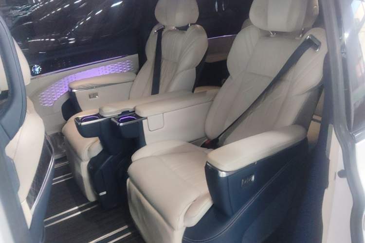 Used Zeekr 009 2022 WE Edition Left Rear Seat